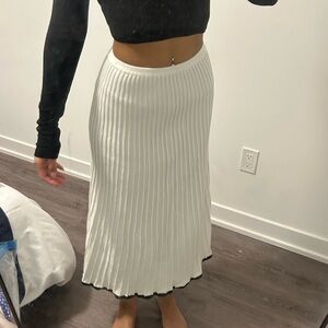 Commense xs extra small White Pleated Skirt with black trim